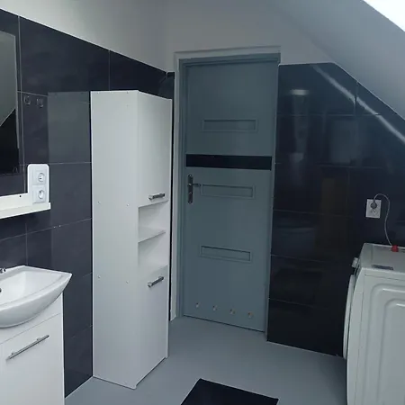 Sunny Grey Apartment *